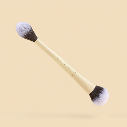 BROCHA DUO ILUMINADOR Y POLVO SUELTO DB06