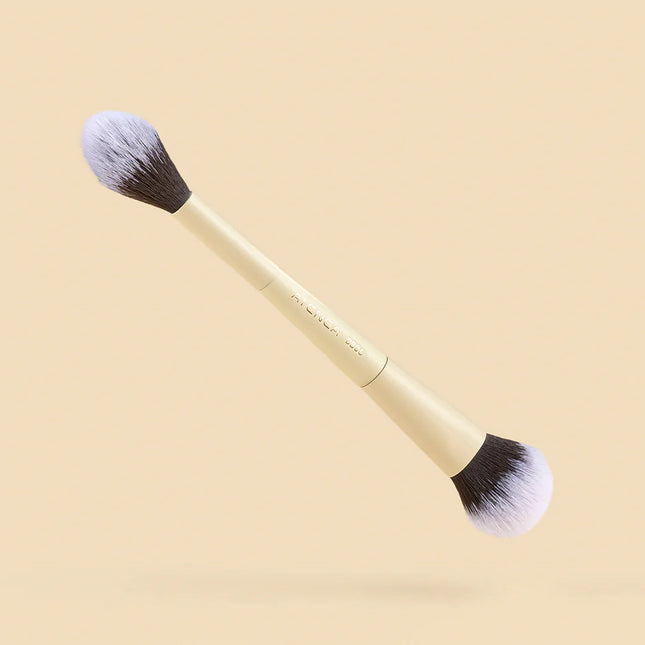 BROCHA DUO ILUMINADOR Y POLVO SUELTO DB06